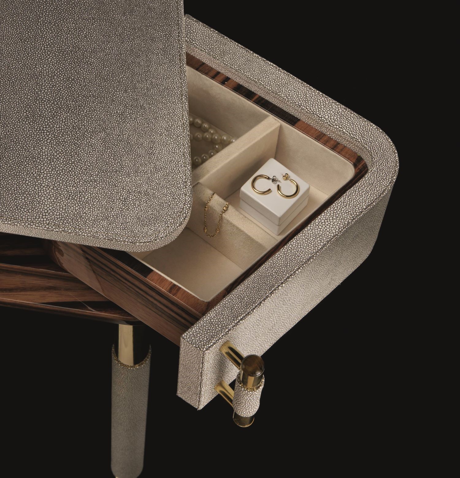 Blasy vanity by formerin italia is a perfect make up table and desk, with drawers with linen, sides drawers with compartments to storage jeweles. Adjustable mirror. Stainless steel handles with Occhio di tigre cabochon