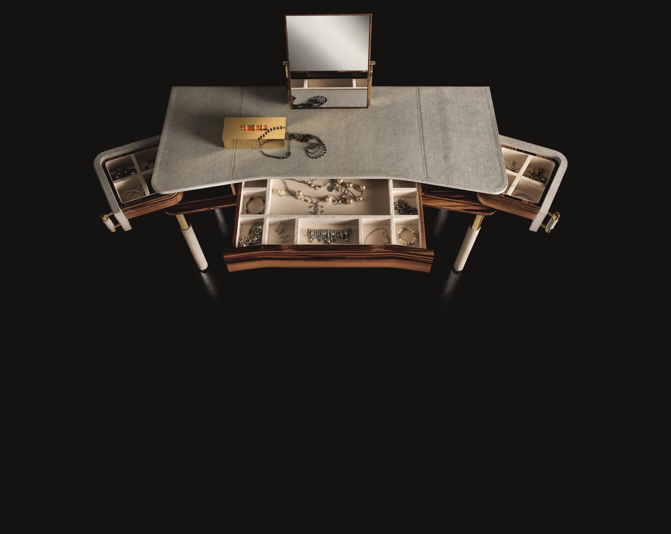 Design e qualità per arredamento in legno su misura. Mobili esclusivi realizzati con materiali naturali per case dallo stile unico.